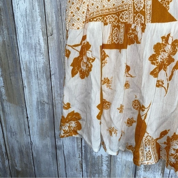 Chloe & Katie Patchwork Floral Blouse - Picture 4 of 6